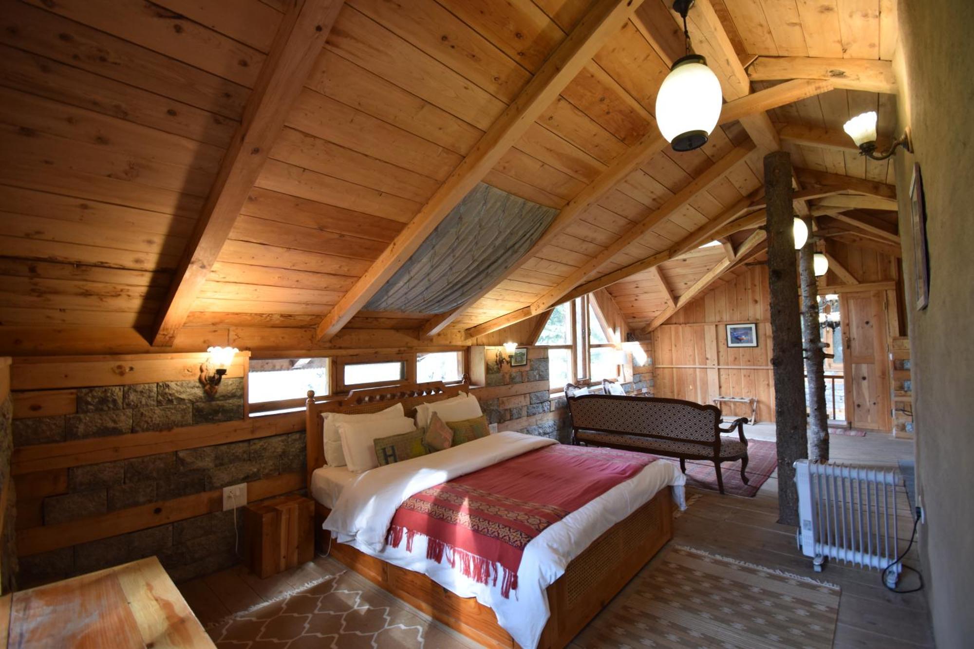Kudrat - A Boutique Homestay- Tirthan Valley Gushaini Kültér fotó